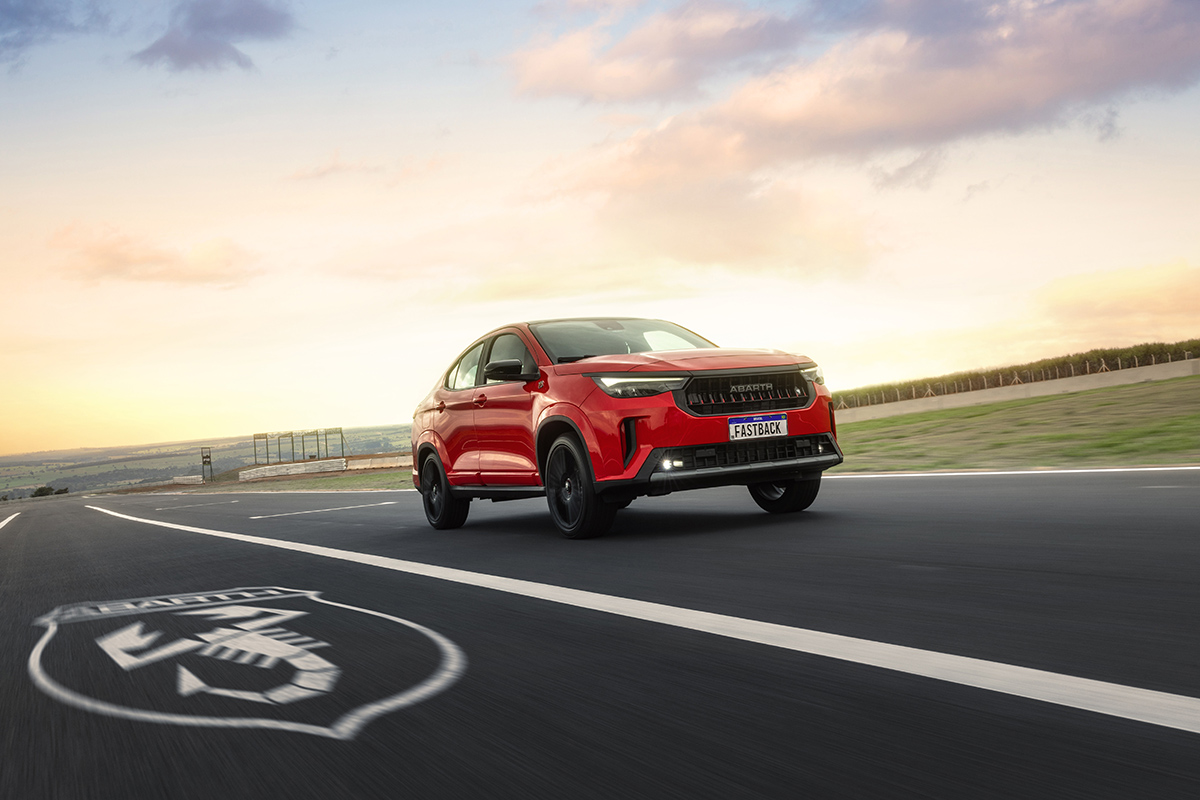 Copia de Fiat_Fastback_Abarth_My26_002