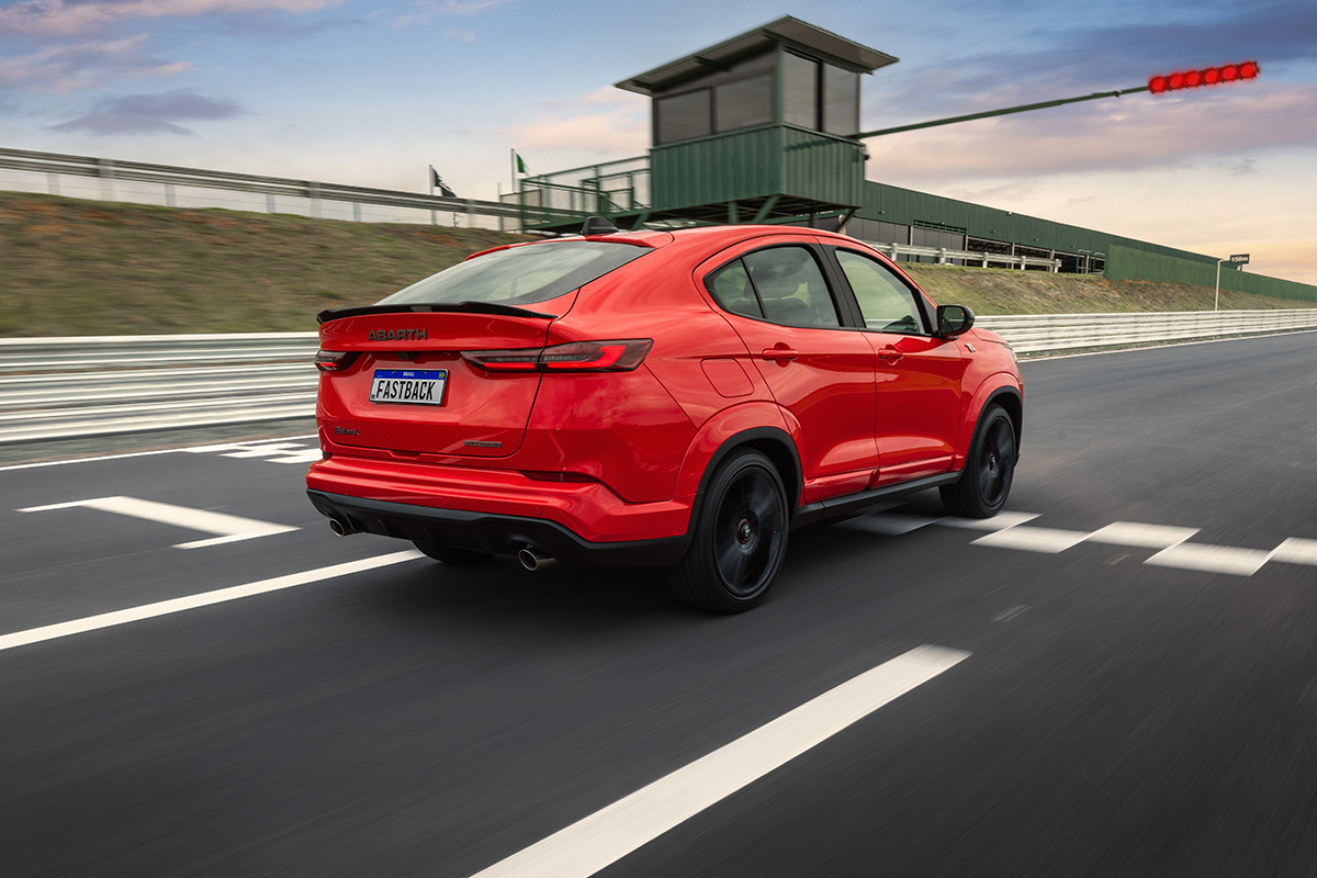 Copia de Fiat_Fastback_Abarth_My26_005