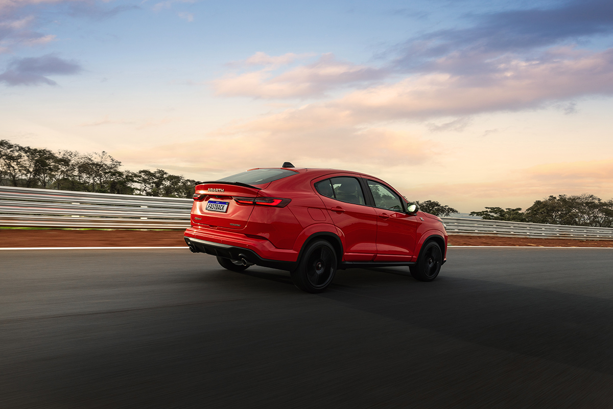 Copia de Fiat_Fastback_Abarth_My26_007