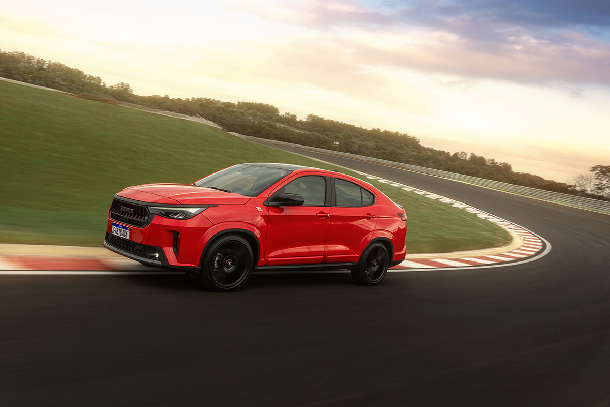 Copia de Fiat_Fastback_Abarth_My26_010