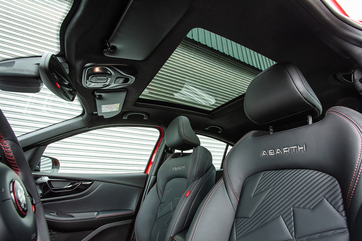 Copia de Fiat_Fastback_Abarth_My26_015