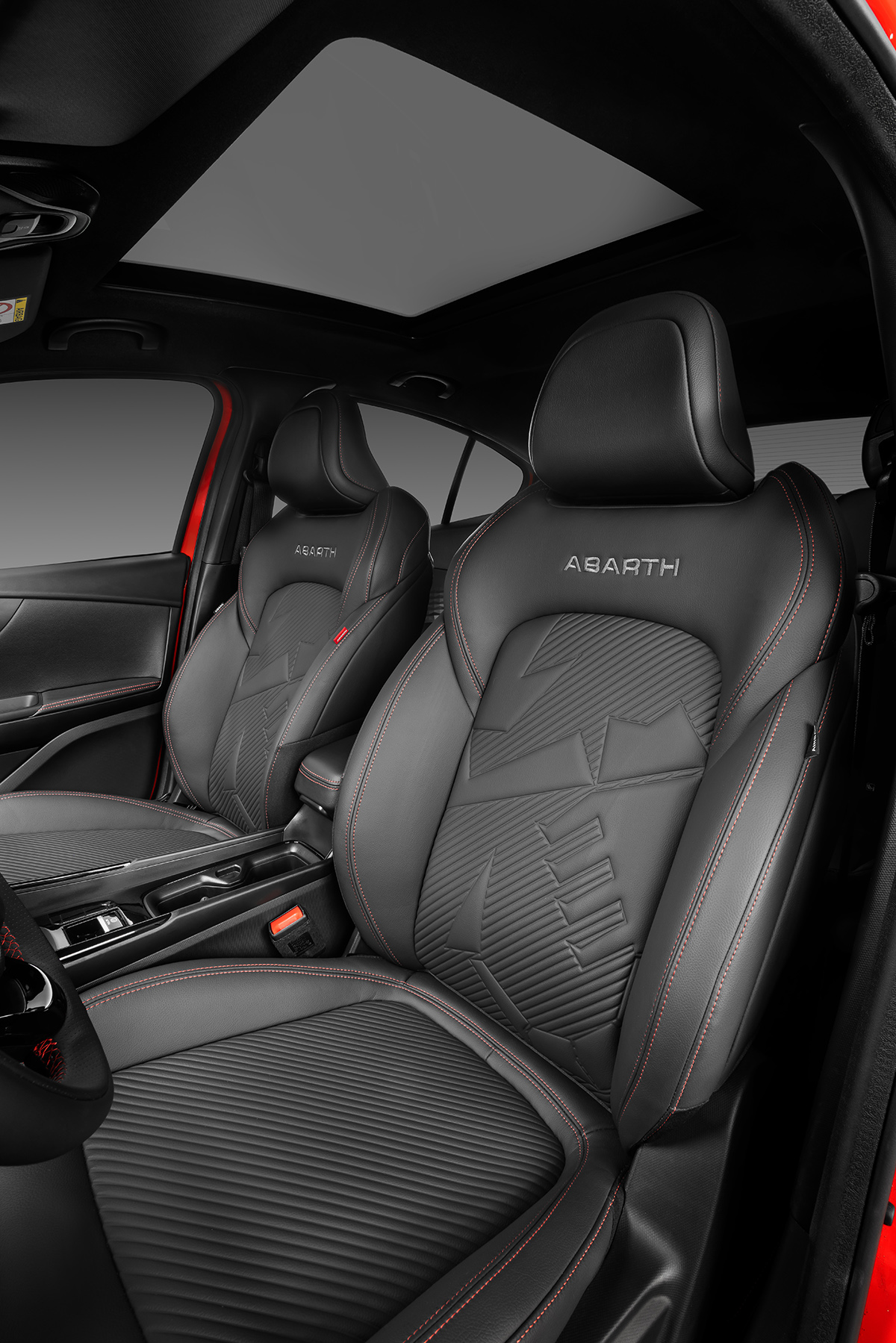 Copia de Fiat_Fastback_Abarth_My26_039