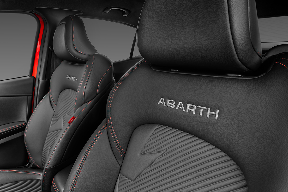 Copia de Fiat_Fastback_Abarth_My26_040